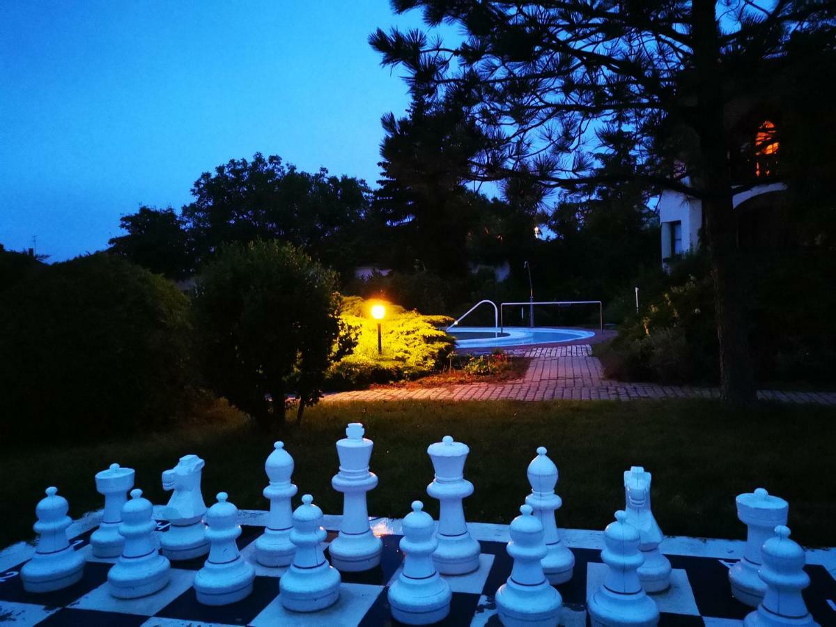 Hasik Hotel Magyarpolány エクステリア 写真