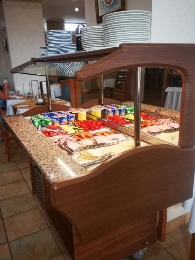 Hasik Hotel Magyarpolány エクステリア 写真